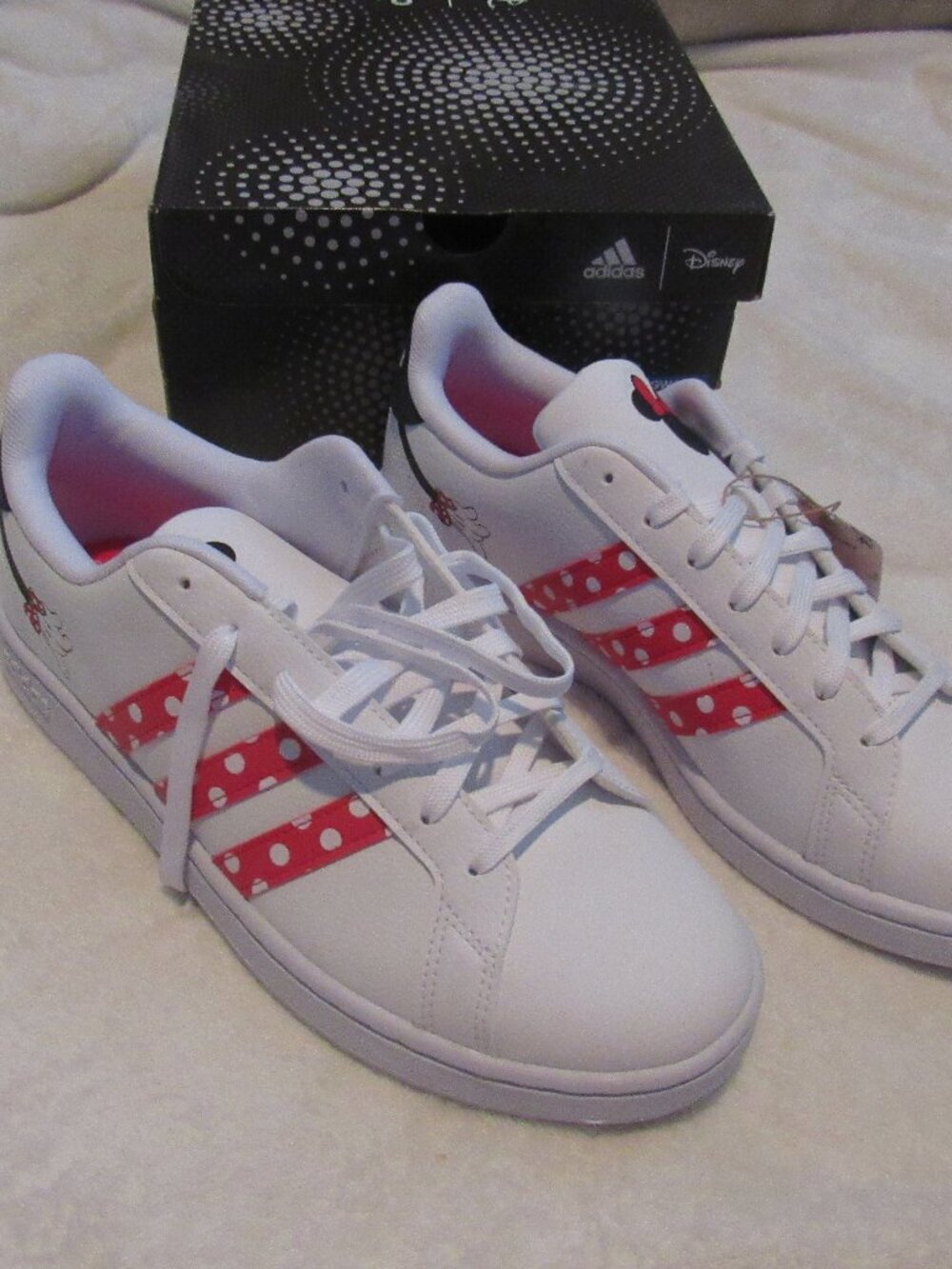 Adidas Disney Minnie Court Shoes  Size 10.5 Women NWB